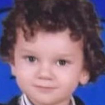 muhamgns's profile picture. bu hayatın iğrençliğinde kaybolmakla meşgulüm