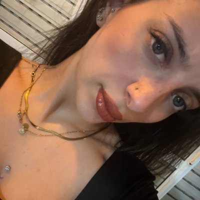 Posting pics & minding my business 😜
Some things aren´t for the timeline
