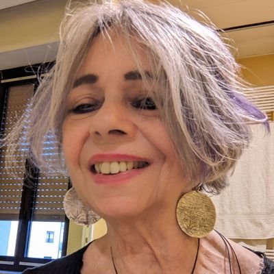 Silmaess's profile picture. If you want to go fast, go alone. If you want to go far, go together.
[Proverbio africano]