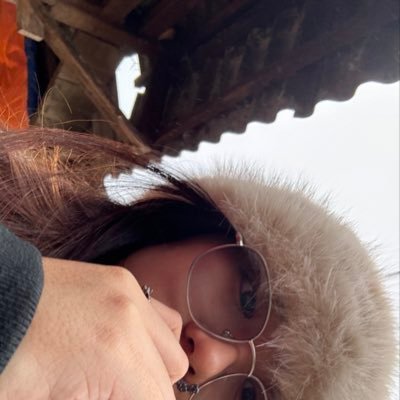 loooyss's profile picture. hiding my soul.