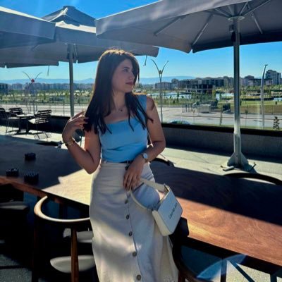 yeliizkula's profile picture. 