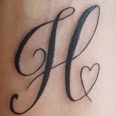 38yrs old F 44 M we are both bi
we are couple looking for fun
with other couples, men and women
I also sell feet pics too
