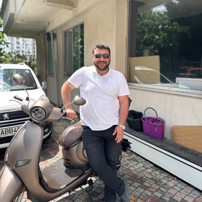 ismetyukselll's profile picture. Her bahar bir çiçekle başlar