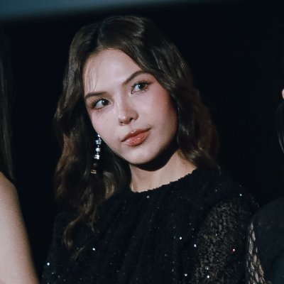26 | she/her | EN/PT/ES translator | Dreamcatcher & Twice | LMSY