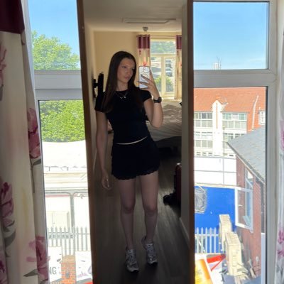 tjayellisdale's profile picture. 21 | L | RVC