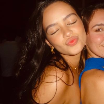 mluizaabulhoes's profile picture. what a shame shes fucked in the head