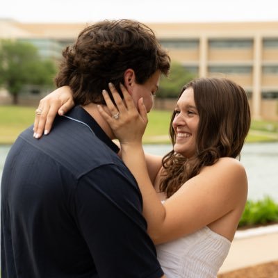 a&m former student | usc grad student | seeking a creative/social media position!