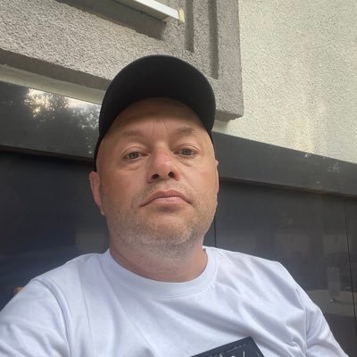 Oleg129765's profile picture. 