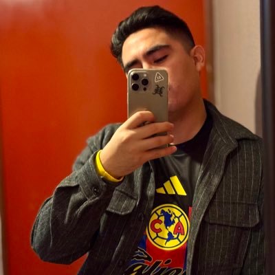| Hello Lovers 🌼 | FITF ×͜× | TPWK 🏠 | En el lado correcto de la historia 🦅👑| CxA 🎮 | ATR 🧉 | Un buen verso quizás sea el lado valiente de un cobarde 🎩|