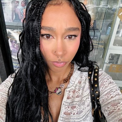 ilycrzyg1rl's profile picture. perfect g!rl in an insane wrld