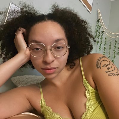 💦 BOOBIES ! HMU FUN ❤️ I got big 🍆boobies, a squishy booty 👅and the prettiest💦 pussy!!! 🍓 DM..For all HMU 🤙 funs,hookup and massage💦