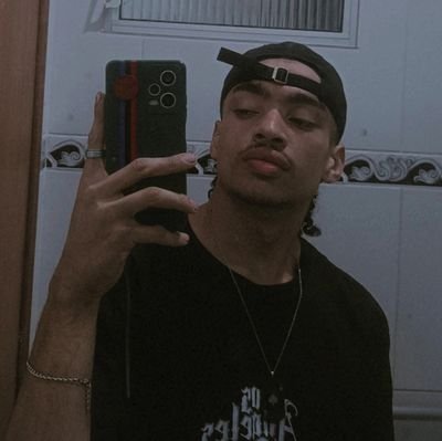 jogando mobas por diversão 🌹|| 21y
                          Long live freedom