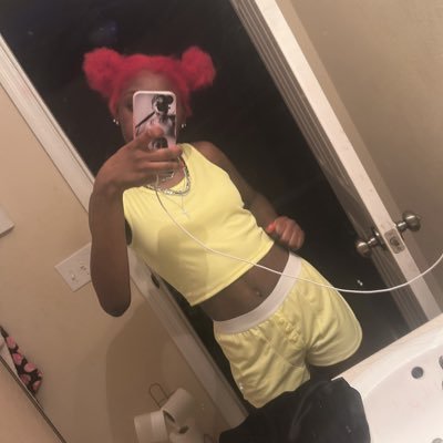 pretty ass lips, make these bitches cop syringes