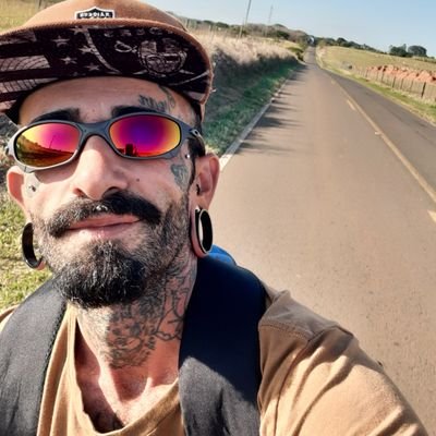 Opa sou bi ativo, sou totalmente fora do meio .
Tatuado ,🍆22 Se cabe na mão, cabe na boca .
Conteúdo na ADM 💰💲 🍆🤤🤤