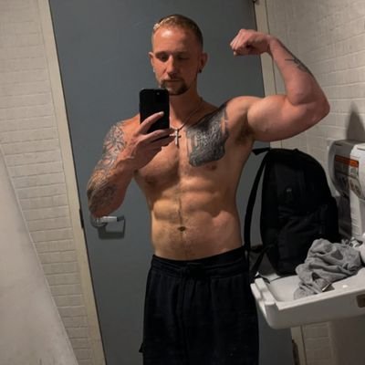 Gay, goofy, and good with a Spotify playlist. Swipe right if you like cuddles and sarcasm.
