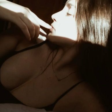 v1kitoria's profile picture. ❤️‍🔥