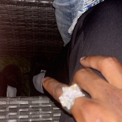 PaYYrollAPT's profile picture. @VeeskiV 🦈#WellsFargoAgent #SuperSlimey🩸💞💚