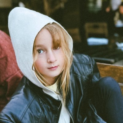 onlyscastro's profile picture. ◡̈ | fan account.