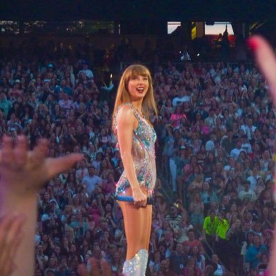 Favorite Song: KOMH x The Alchemy | Socials and Notices in pinned post | Favorite Album: TTPD/rep | Certified Swiftie and Member of the TTPD
