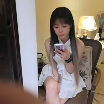 城中村扫街爱好者，街巷拍摄达人，分享城中村站街最新资讯。以第三人称出现，偶尔会分享吃鸡视频。更多全国扫街探店信息可以进鸡哥站街资讯交流群: https://t.co/5lLlcfPCYc