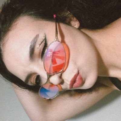 _nmanda's profile picture. bonita, competente e deprimida