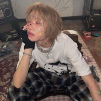 Ev (@cutedischarge) 's Twitter Profile