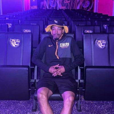 Corner Backs Coach Benedict University
Defensive Back scout for @drafthbcu
Defensive Back Evaluator HBCU Combine
LOP
ΩΨΦ🐶