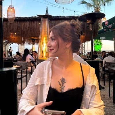 soo_achs's profile picture. Dökülsün milletin ceplerinden yüzsüzlük ,öyle bir günde bulalım birbirimizi...