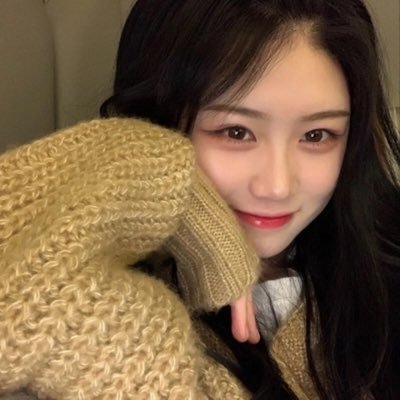 s469Y2km0wzJ7S's profile picture. 