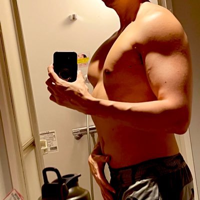173.73.34凸 東京在住。ｳﾗ用のつもりだけど普通のツイートもしてる 。 🍄は太目のストレート。 マッチョ凹が好き、繋がりたい（物理的にも）😂 on PrEPしてます。