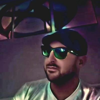 ✌🖤 Ⓐ
'Me? I know who I am. I'm a dude playing a dude disguised as another dude. You a dude that don't know what dude he is!'
👽👨🎓👨💻🏋🥋⚽️🎮🏒🎼🎙