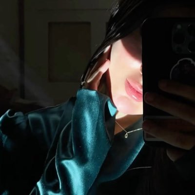 اخبروني اين يباع النسيان واين اجد ملامحي السابقة وكيف اعود الي نفسي💔