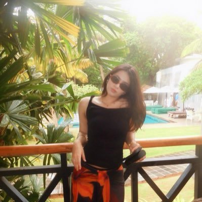 tiredg1rlcor3's profile picture. liv laf luv