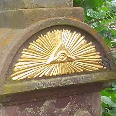 Welcome to our store, specialized in Freemasonry. Immerse yourself in a world rich in symbols, rituals, and esoteric teachings. We offer an exclusive selection