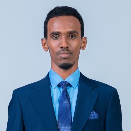 AxmedDhuubow's profile picture. Laurea in Ingegneria Meccanica presso I'Università Nazionale Somala| Chairperson & Co-founder of https://t.co/Z0dD8RkVsE| Translator| Bookworm|