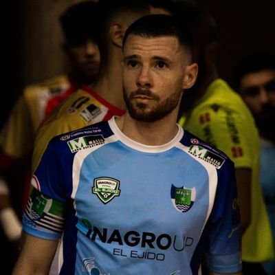 ⚽Jugador profesional futsal
🇪🇸 Inagroup El Ejido futsal.
📚 Máster en dirección de entidades deportivas.
👔 co-fundador escuela tecnificación AJR Futsal Pro.