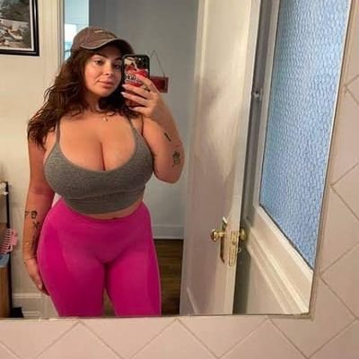 Cute face. Soft heart. Strong mind.
DMs open if you’re bold and interesting.