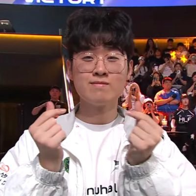 supporting wooje is my full time job🐥 falling for viper's charm✨becoming a huge duro fan✌🏻|HLE 25'| ZOFGK
