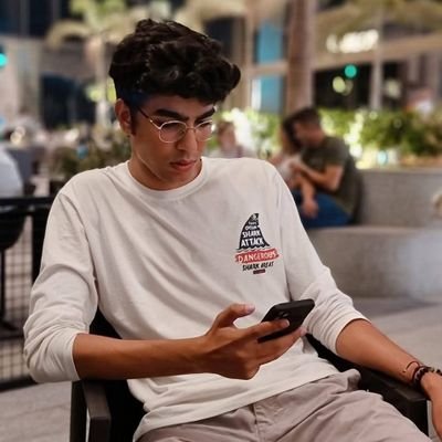 ZeyadSwilam's profile picture. بيننا ! مسافة حب ودعاء ❤️