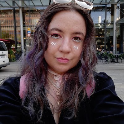 Valorant Writer @esportsinsider ✏️ Inconsistent streamer 🎮 Prev: @RaidiantGG 💜 Mental health advocate ☁️ She/her 🌈 Queer