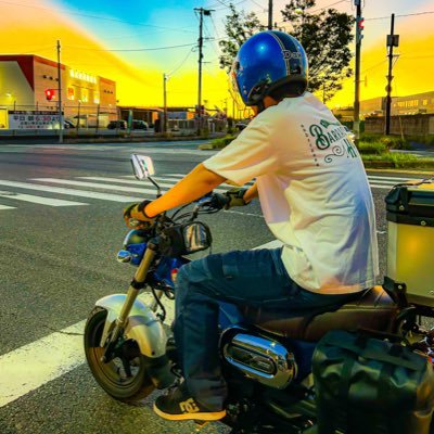 煙モクモクなホンダNSR50とホンダNSR250R、青いDAX125、黄色いXJR400Rに乗ってる初心者バイク乗りをやっております!・:*+.\(( °ω° ))/.:+