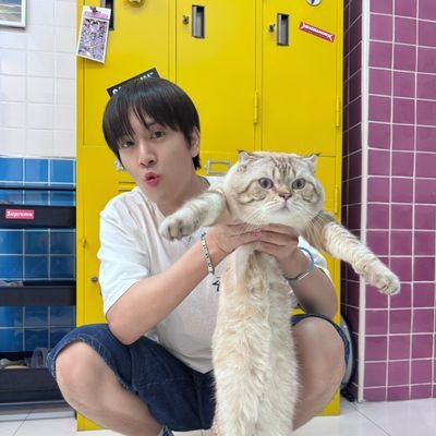 ayaya_kamu's profile picture. BTS 💜 GOT7💚