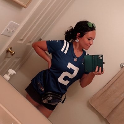 LOVE sports - Colts, Pacers, Racing, etc. I have the most perfect son. God is good. There’s my Twitter in a nutshell 💁🏻♀️💙 #SportsWithLoveINDY