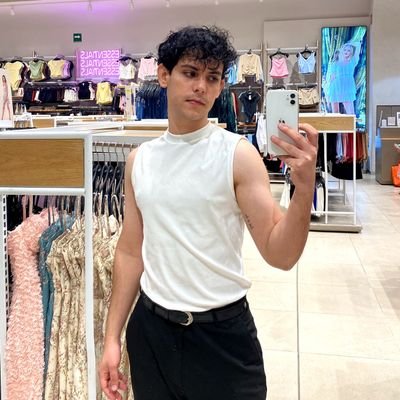 im_just_rai's profile picture. Roll me up and smoke me when I die 🚬