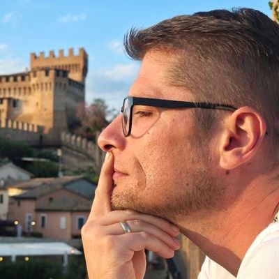 Ars longa , vita brevis
Carpe Diem
Vanitas vanitatum et omnia vanitas
Żyj tak by nikt przez Ciebie nie płakał, Ty sam też - To moje motto.🫡