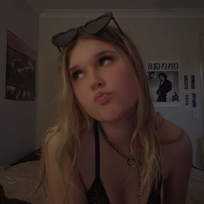 allyr1019's profile picture. 18 | 
Exclusive content on OF below 💋⬇️
Dm me for any personal requests  x