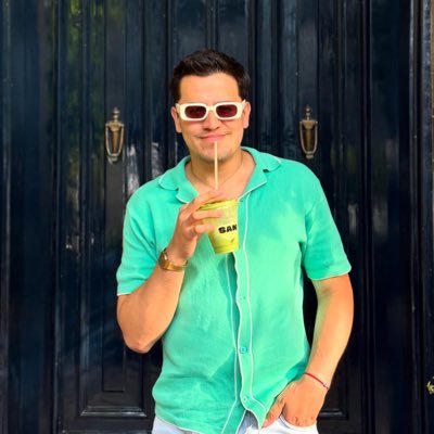 Buzón de quejas personal, sarcasmo, frases de libros, fragmentos de canciones, humor raro, tragicomedia y un poco de drama.