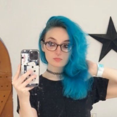 ⛧ dastardly little devil 😈⛧ 24 ⛧ OF/Fansly Model ⛧ MDNI 🔞 ⛧ main acc: @petthekit ⛧ i sell customs DM for rates 👀 ⛧