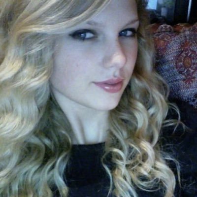 Jessiexw13's profile picture. living with a lonely heart | and baby, thats show business for you | just let the music confiscate my soul