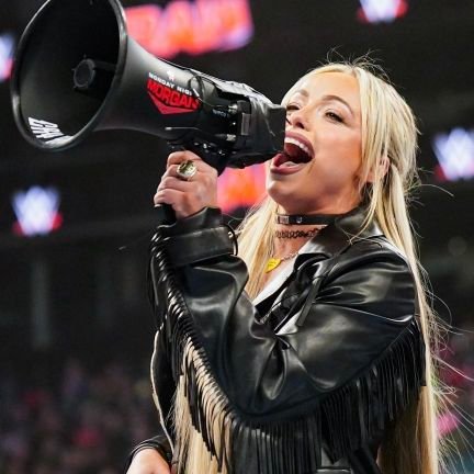 Watch him. He's your favorite world champion. Daddy husband to @50ShadesofBliss #StanForWWE Writer: #EVILTEN It's #Fake @YaOnlyLivvOnce